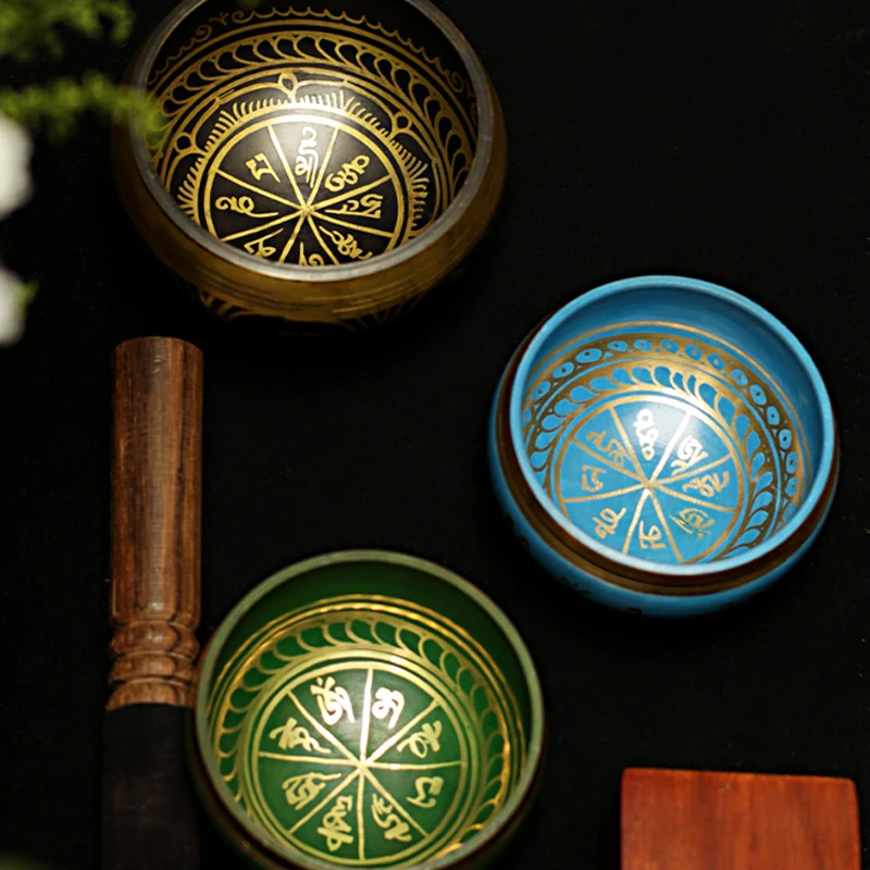 

Поющие чаши ручной работы черного, синего, зеленого цвета с различными диаметрами от 9,5 до 15 см