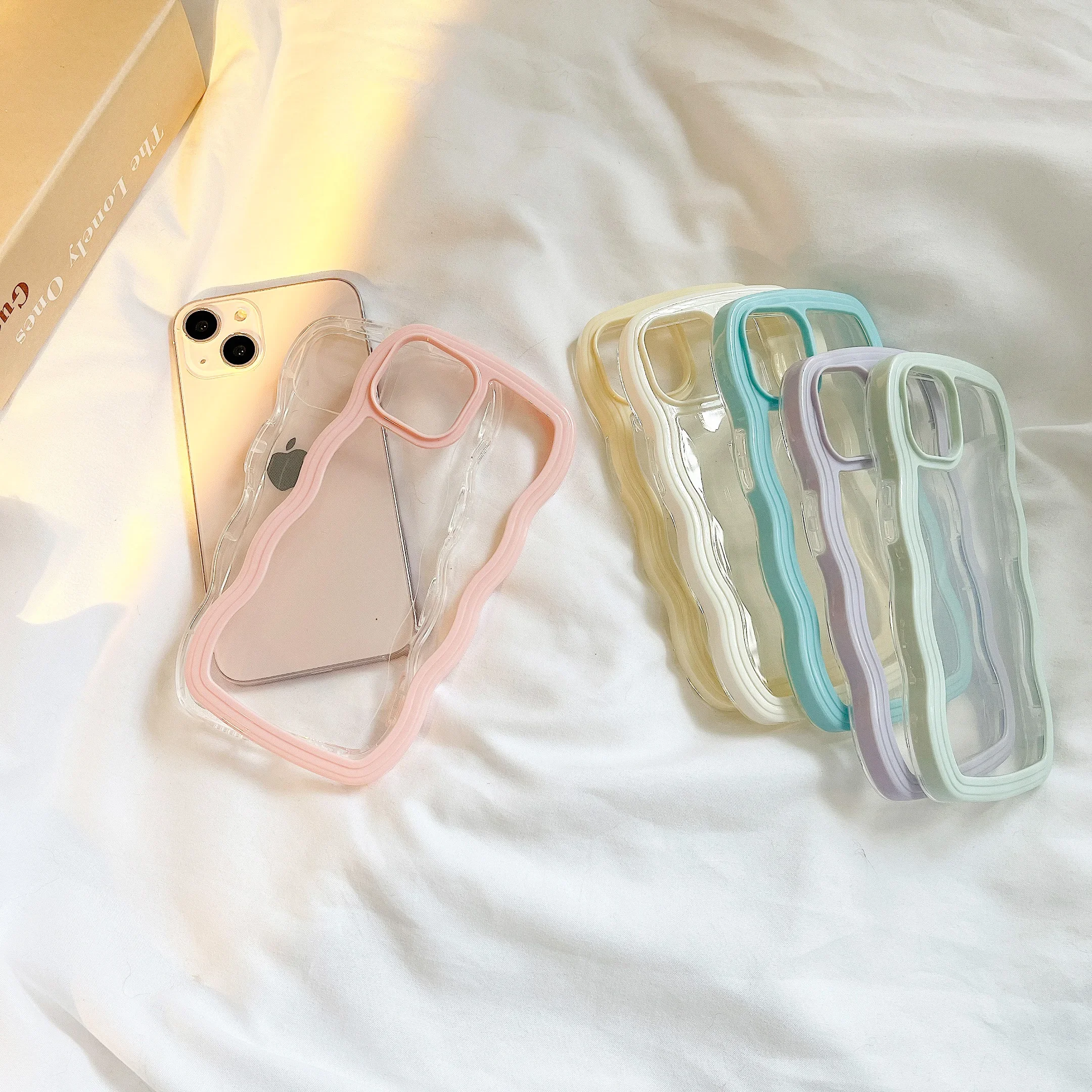 Fashion Transparent Curly Wave Case for iPhone  16 11 12 13 14 15 Pro Max 8 Plus X XR XS Shockproof Bumper Cover Capa Aesthetic