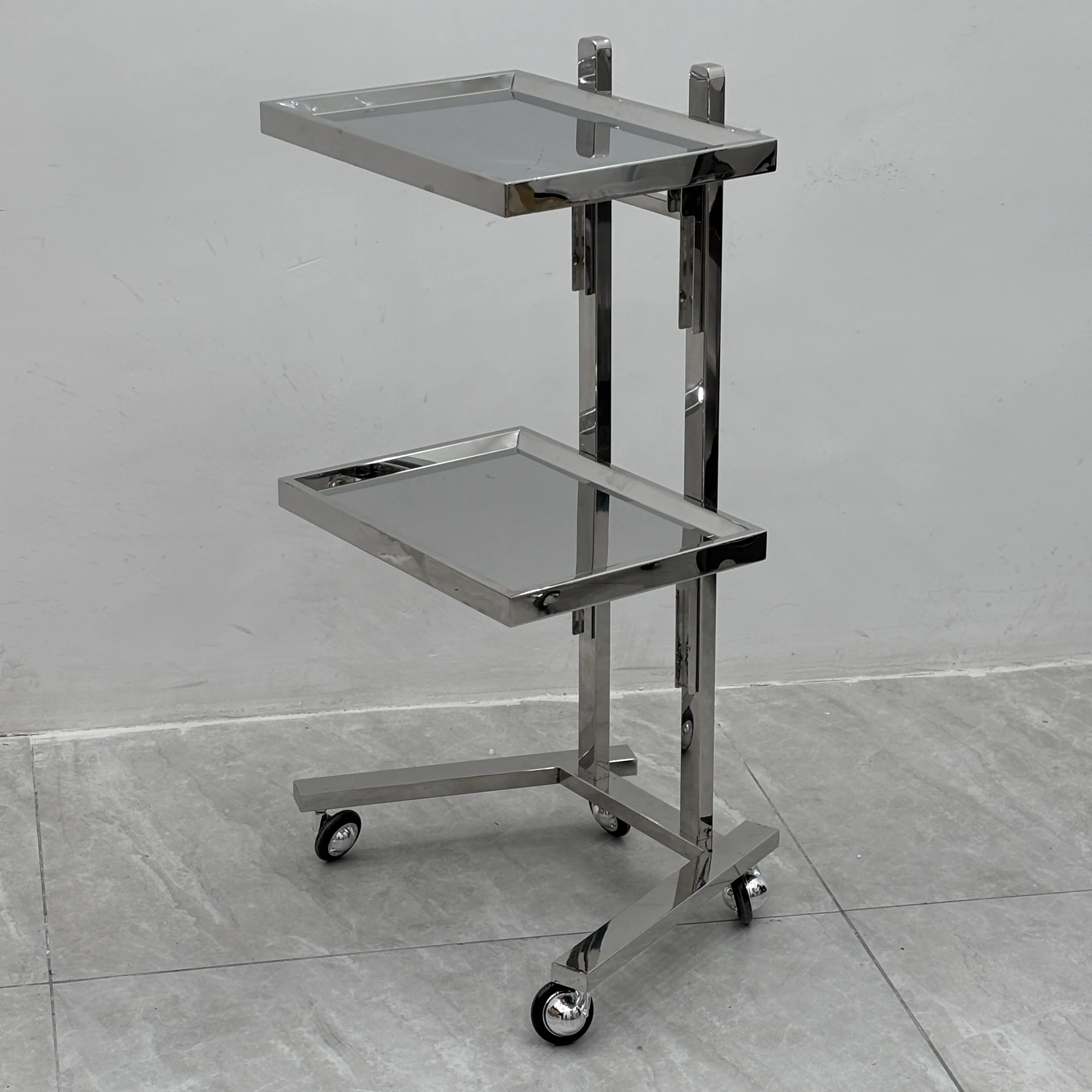 

Modern Salon Trolley Silver Saloon Equipments Working Cart Beauty Salon Stainless Steel Trolley