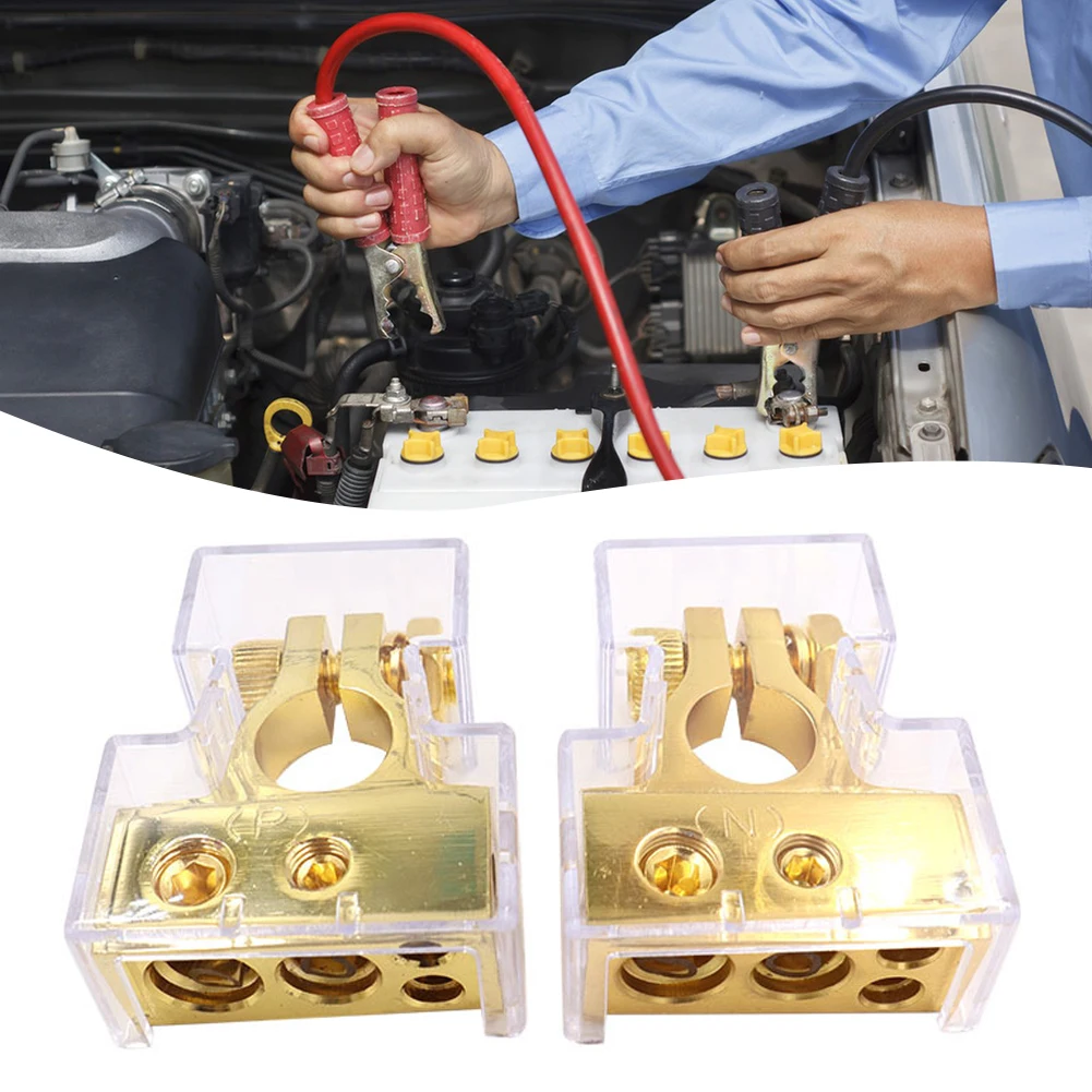 

Концы кабеля автомобильного аккумулятора с защитными крышками. Головка для проводки аккумулятора для большинства моделей аккумуляторов.