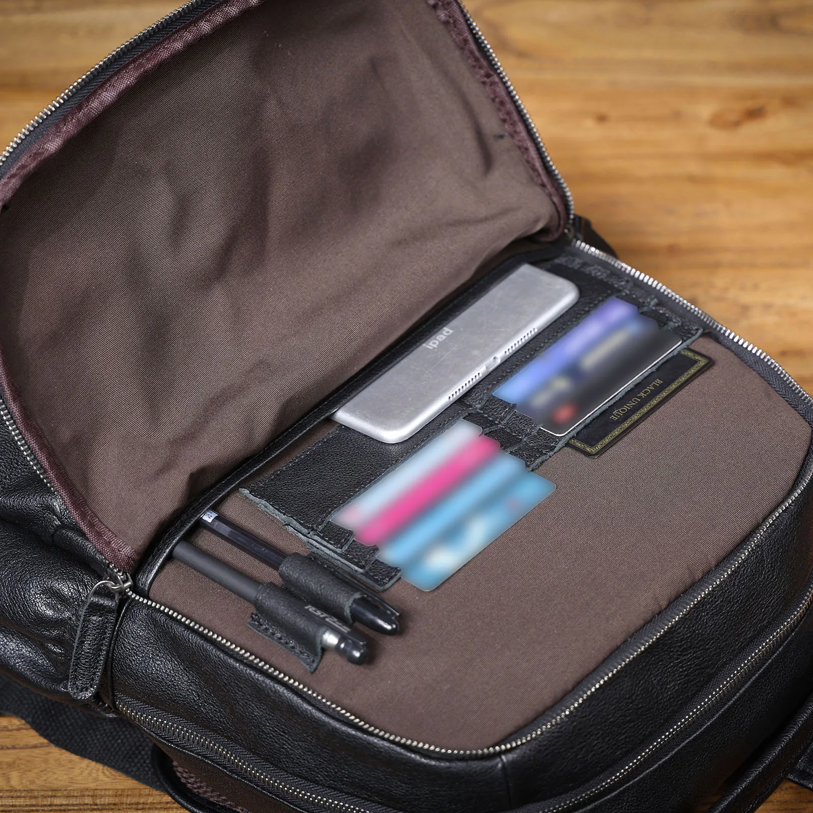 Lässiger Echtleder-Rucksack für Herren, Laptop-Tasche für Männer, Reisetasche aus hochwertigem Rindsleder, modischer Preppy-Stil. – Detail 14