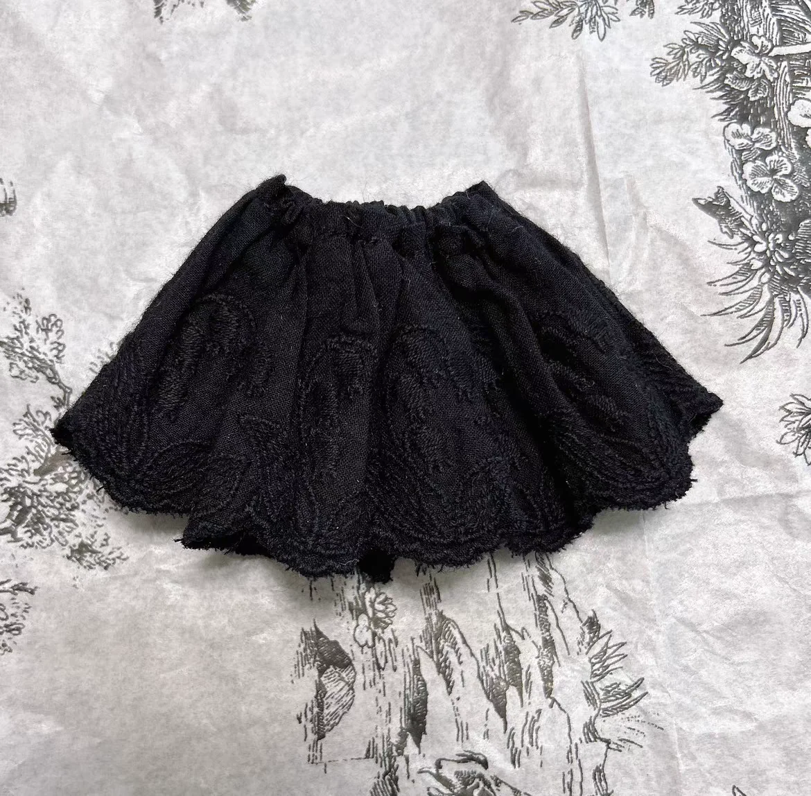 Blythe size clothes are suitable for 1/6 size new minimalist white shirt+black short skirt small fresh small fragrant style wome