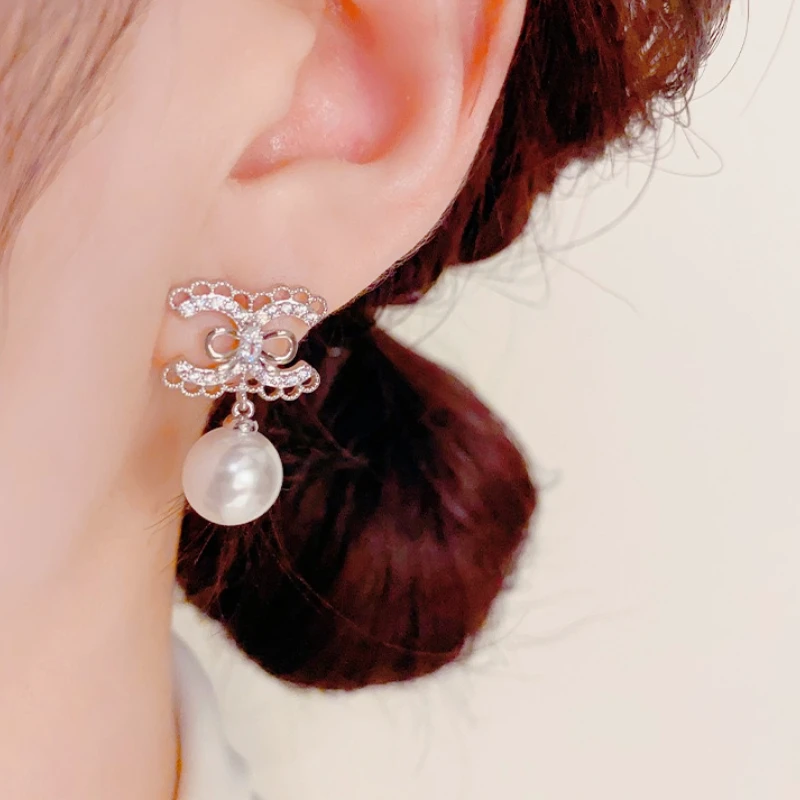 

French Retro Style, High-end, Simple and Elegant, Double C Stud Earrings, Light Luxury and Fashionable Earrings for Girls