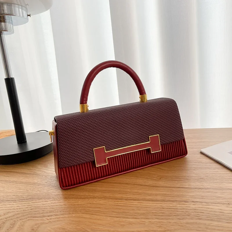 

Chic Minimalist Leather Tote Bag Women's Vintage Inspired Crossbody Purse Luxury Designer Paris Fashion Solid Color Everyday Bag
