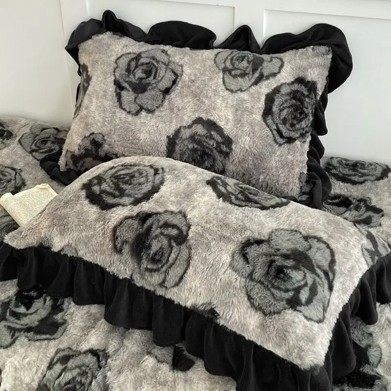 2Pcs Thickened Rabbit Fleece Pillowcase A Pair Lace Pillowcover Single Thickened Warm Milk Fleece Flower Pillowcase Pillow Cases