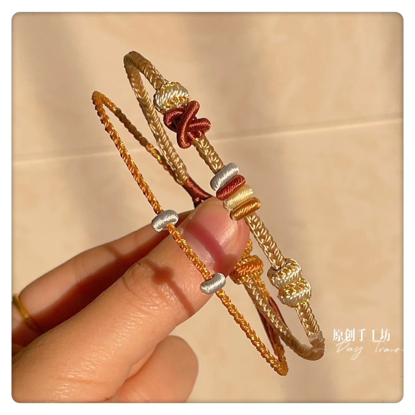 

Melad Color Peach Woven Rope Daisy Cherry Blossom Rabbit Year Handmade Bracelet Wearing Laurel Pendant Cute Style Holiday Gifts