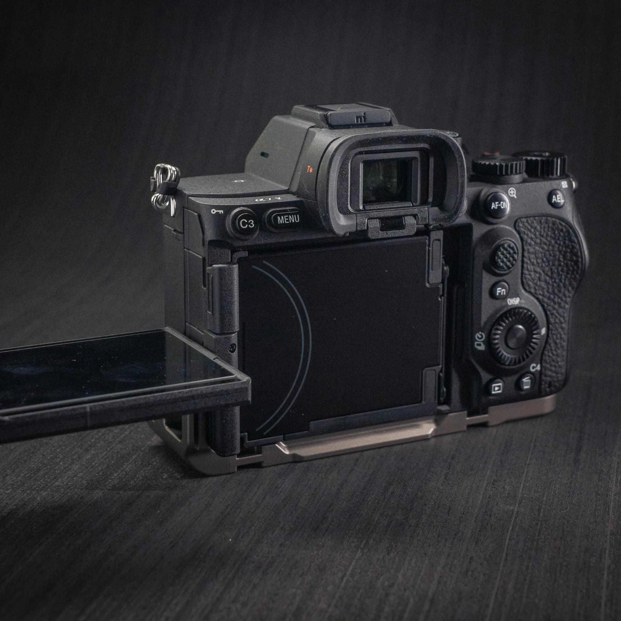 YUWOOD für Sony A7R5 / A7M4 Kamera-Cage mit Holzgriff und integrierter Schnellwechselplatte für Arca-Swiss Cage Rig Kit – Detail 7