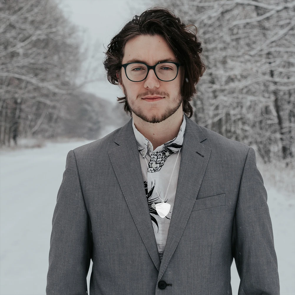 

2Pcs Transparent Guitar Pick Holder Necklace Set Heart Triangular Shape Portable Storage Guitar Picks Organizer for Stage