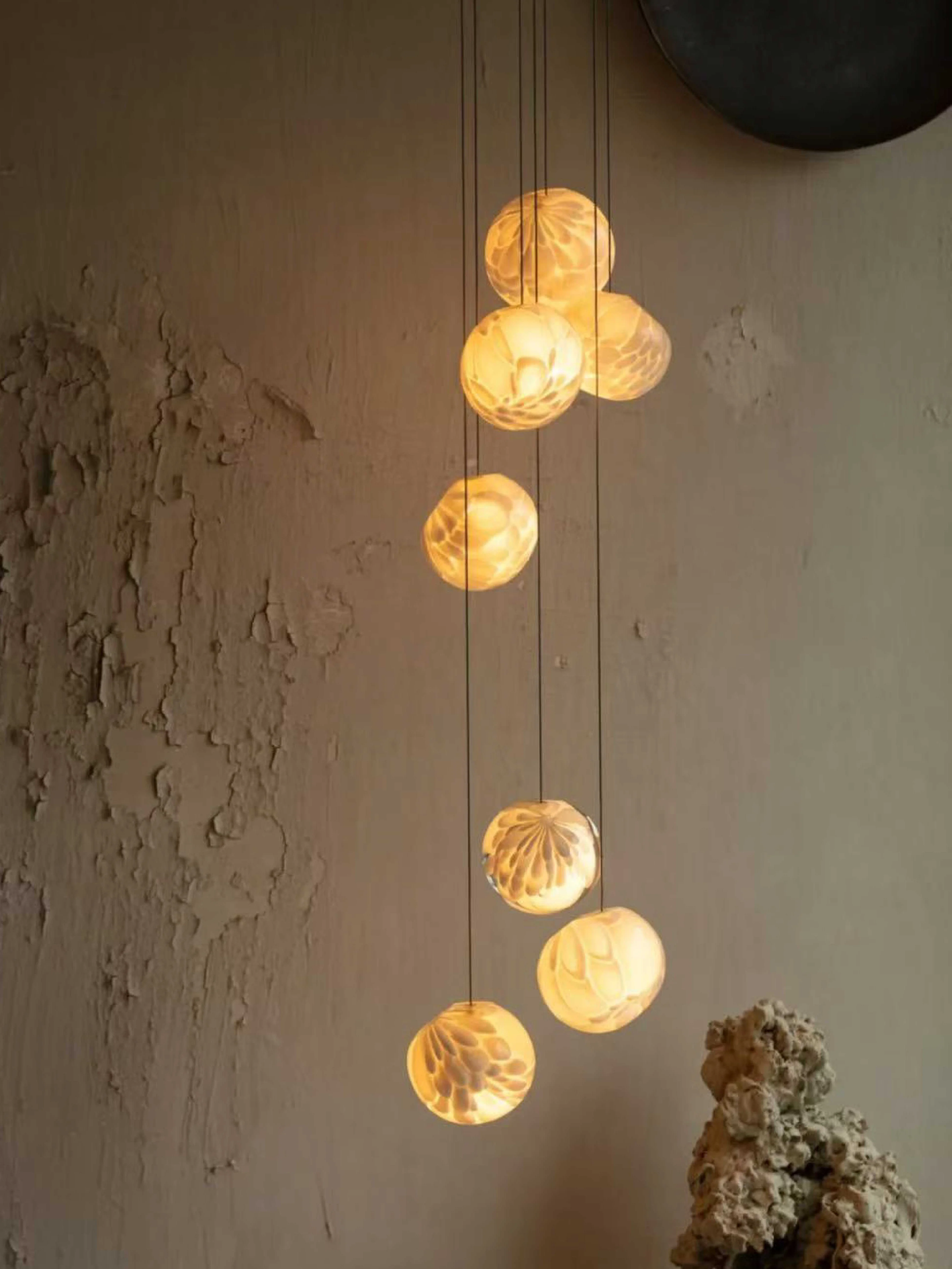 

REVEN American Classic Feathered texture Chandelier Glass ball Aluminum Chain Shape White Ceiling lamp Lustre for Hotel Dimmable