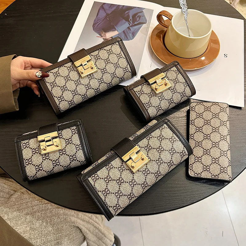 High-end Wallet for Women 2024 New Short Style High-value Multi-card Slot Three-fold Buckle Hand-held Long Wallet