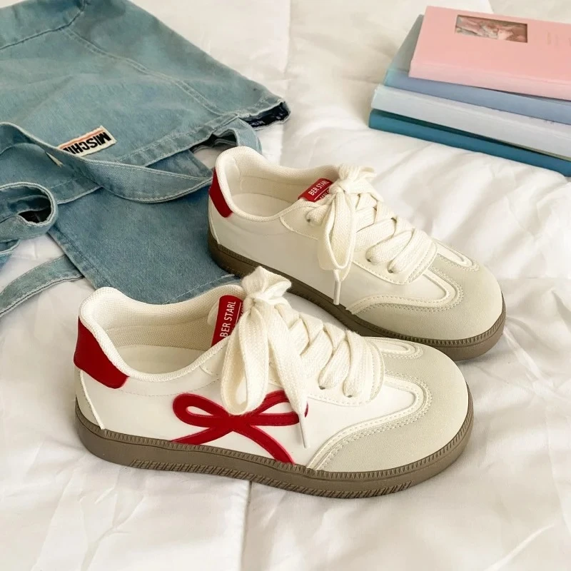 2026 Spring Summer Thick Soled Relaxed Training Shoes Women's New Retro Casual Shoes Student Sports Shoes