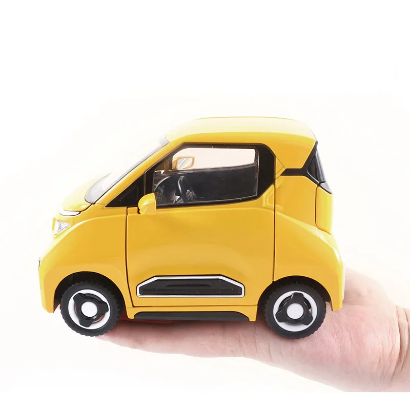 Wuling Nano EV シミュレート合金ダイキャストカーモデル、コレクションディスプレイ、大人子供ギフト、サウンドライト、1:18