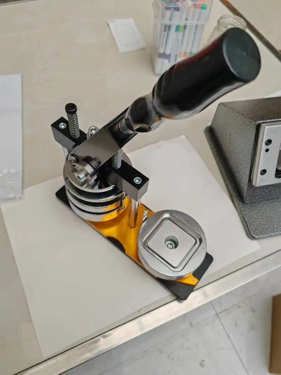 

2x2in Square Fridge Magnet Maker Machine Kit, 50x50mm Refrigerator Sticker Making Machine+Paper Cutter+100 Sets Materials