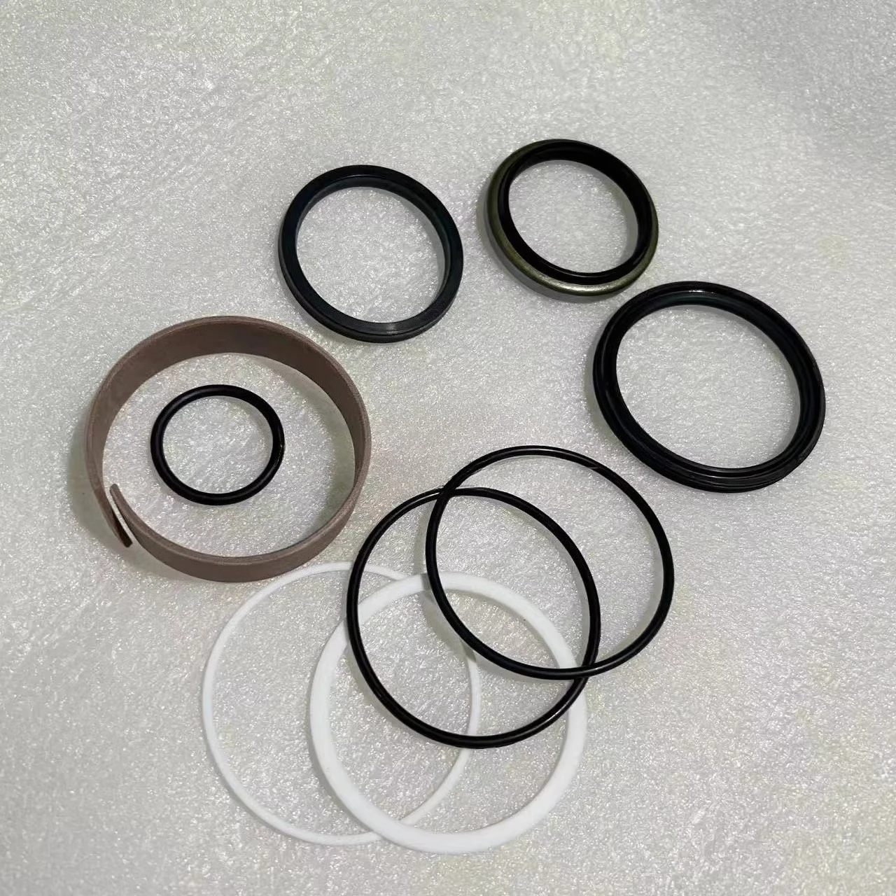 

7F 8F 2-2.5 Ton Z Series, Toyota Forklift Parts, Middle Cylinder Repair Kit 04652-20064-71