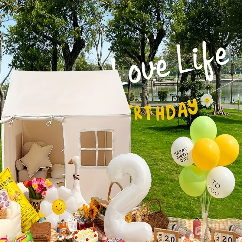 Una tienda de campaña con banderas de colores, un gran parque de atracciones con ventanas, fácil de limpiar, una tienda de campaña que se puede colocar en interiores