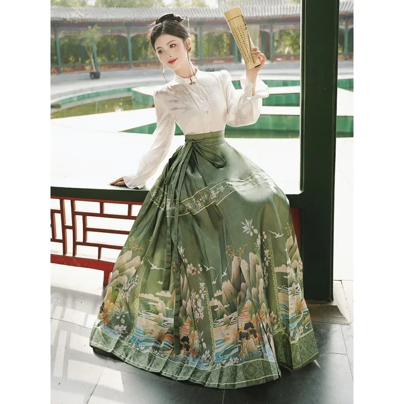 

Hanfu Jacquard Satin Top Hot Stamped Mountain and Water Horse Face Skirt Set