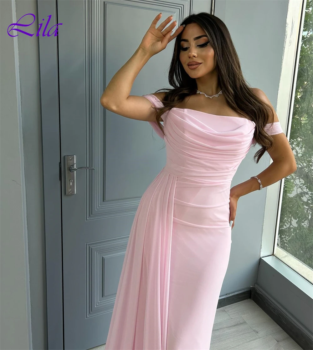 Abito da sera elegante in chiffon rosa personalizzato Abito da festa formale con scollo a barca e spalle scoperte Abito da ballo con strascico a sirena morbida