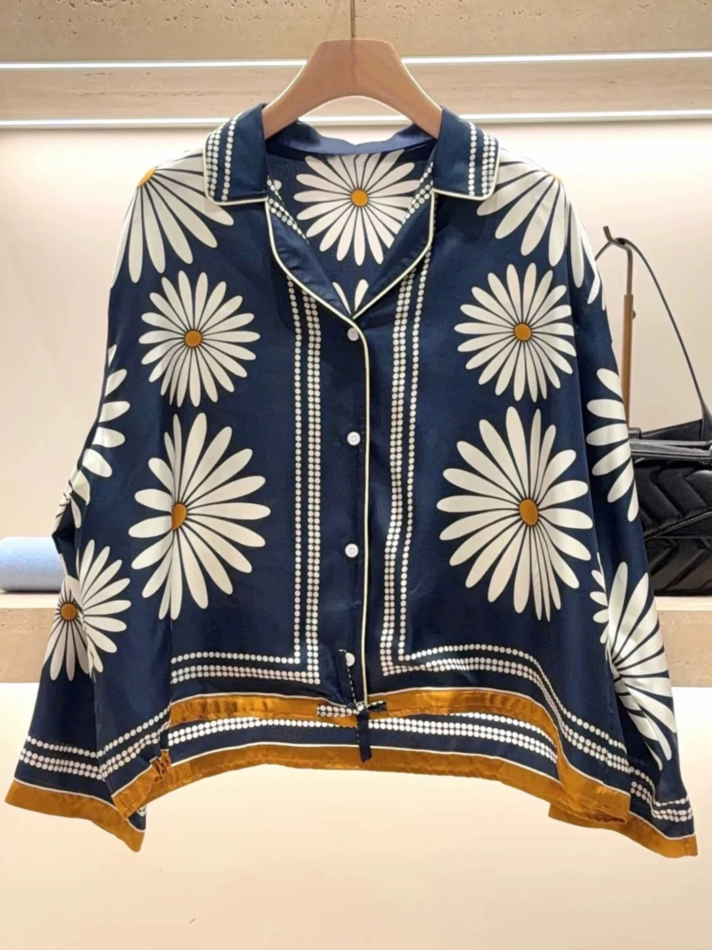 

Heidd Smooth Suit Collar Loose irt Daisy Print Casual Sle Polyester Fiber Breathable Skin-Friendly Long Sve Women's irt