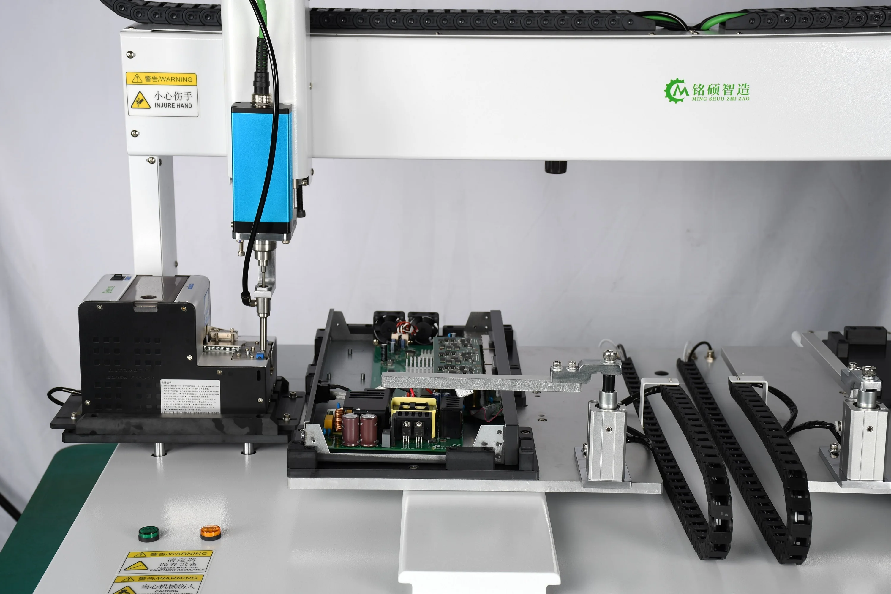 Macchina per la serraggio delle viti del robot di fissaggio a vite con bloccaggio automatico preciso ad alta velocità