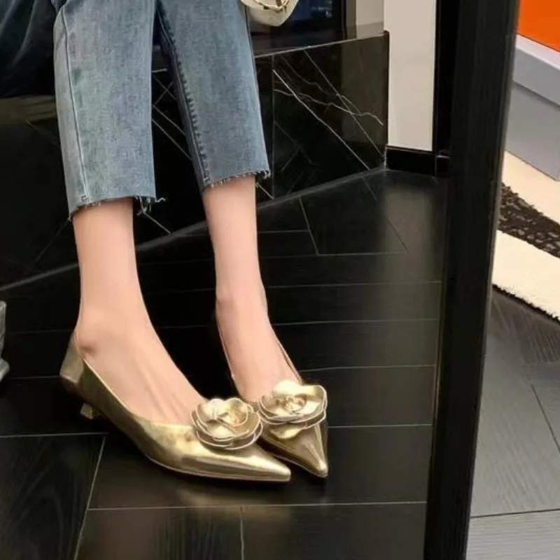 خنجر حذا فردي للسيدات خريف جديد أشار تو الفم الضحلة زهرة زلة المضادة للانزلاق مقاومة للاهتراء أحذية كعب منخفض