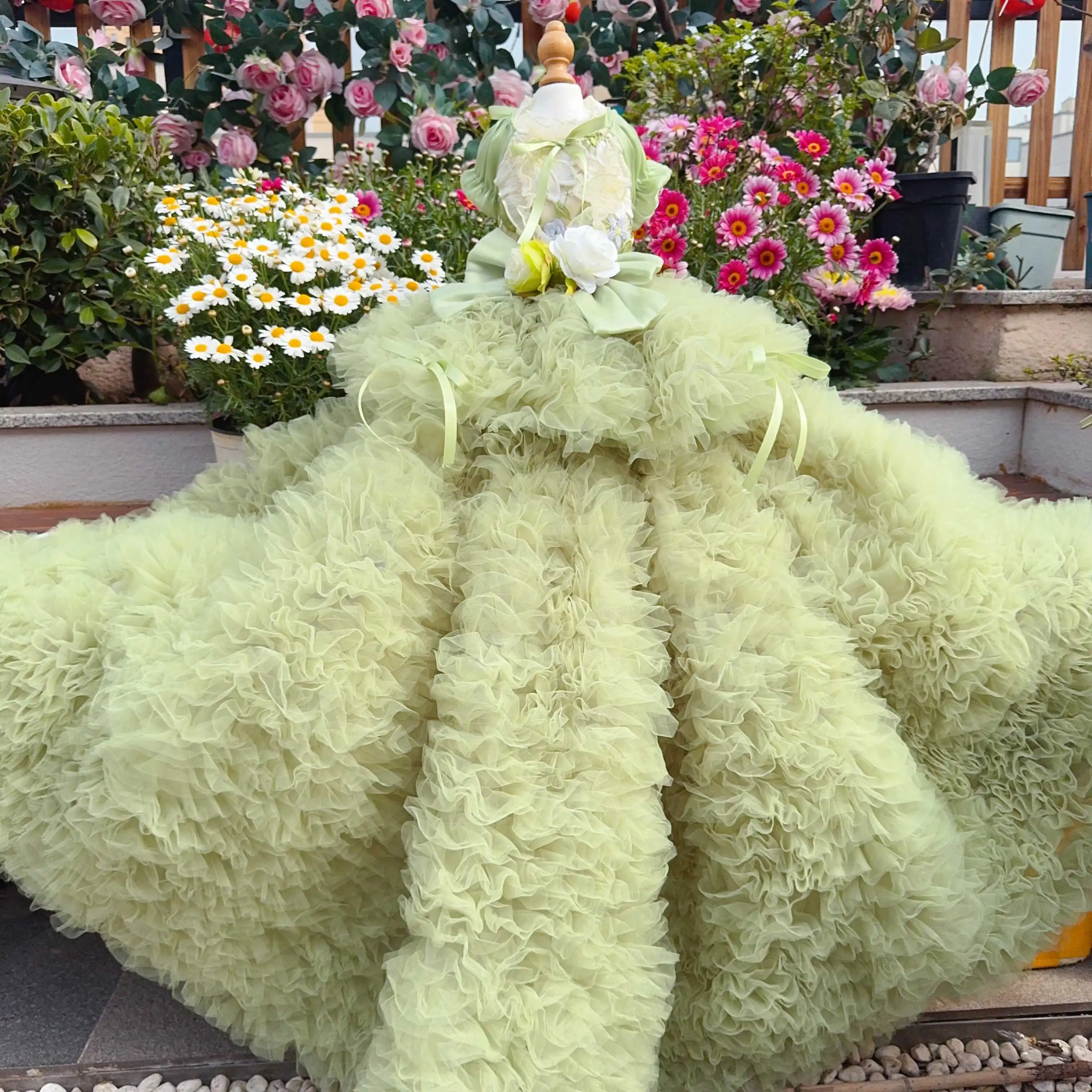 

Handmade Green Puppy Dog Clothing Luxury Embroidery Flower Lace Bow Long Tail Party Dresses For Small Medium Dog Pet Clothes