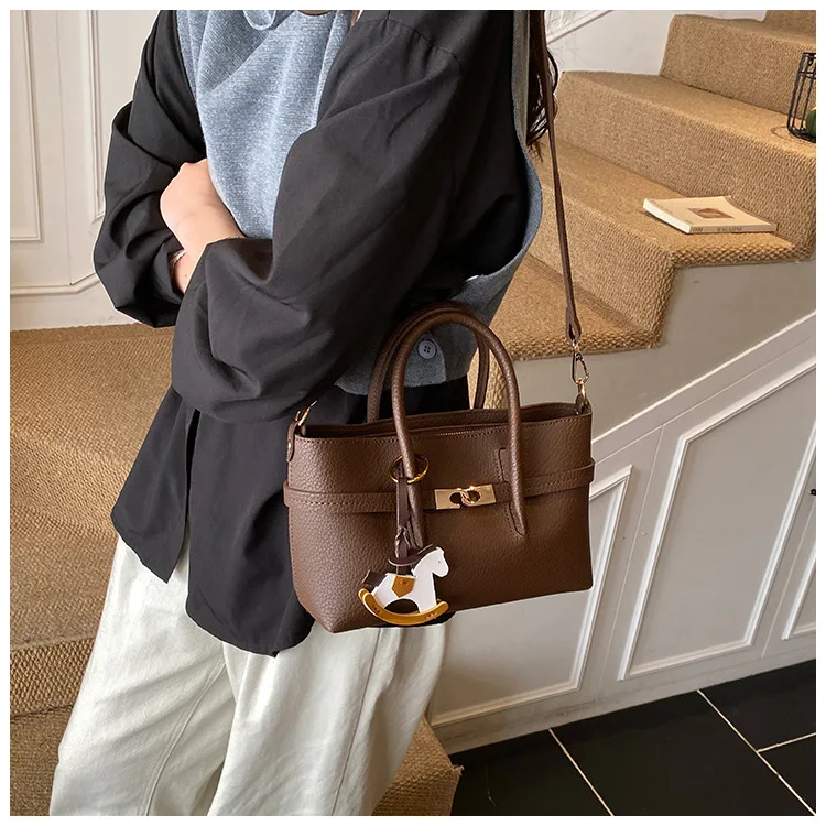 

2025 Women's Commuter Tote Bag - Large Capacity Versatile 3-in-1 Underarm Shoulder Bag