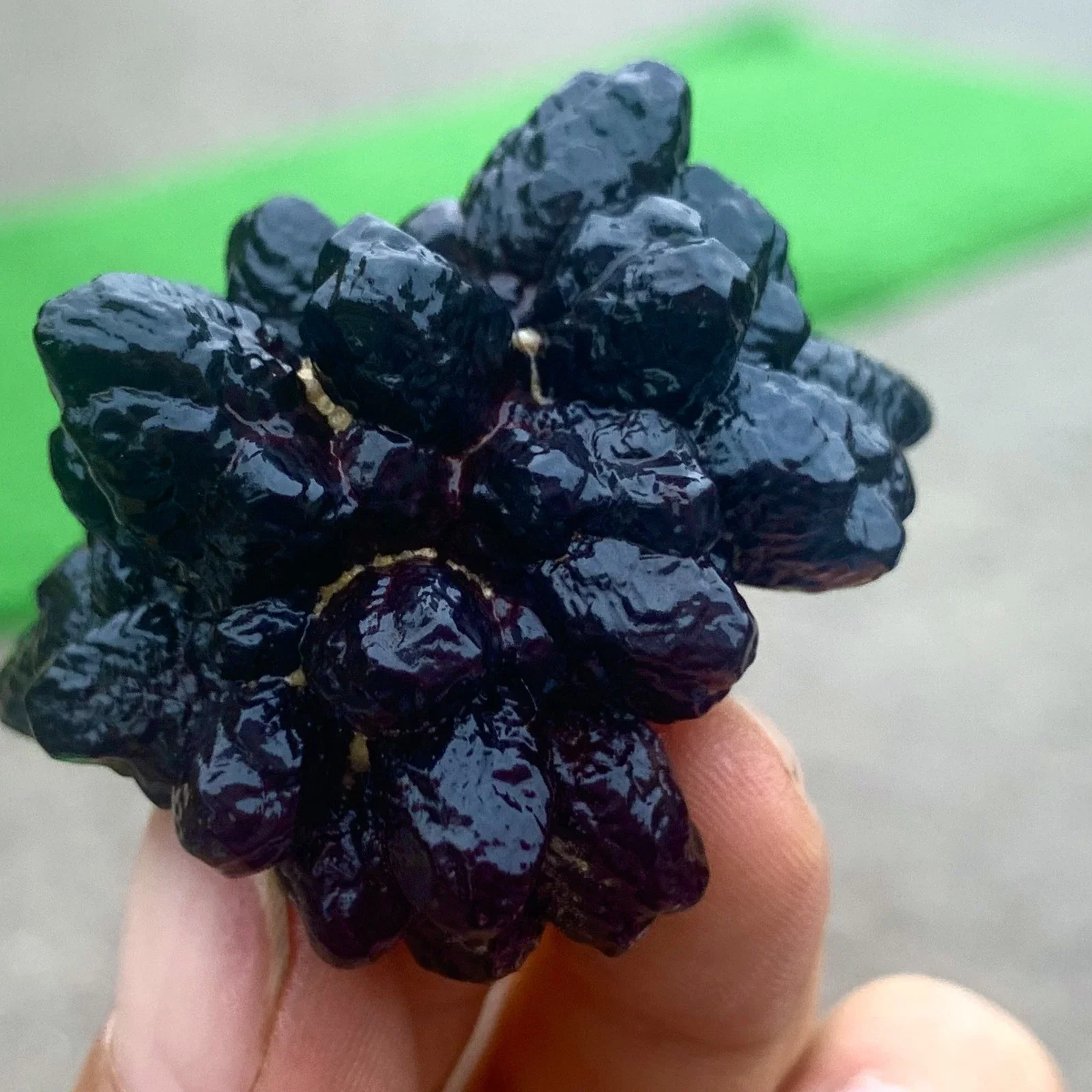 

Natural prophecy stone crystal raw stone, with healing properties, suitable for aquarium decoration, demagnetization divination,