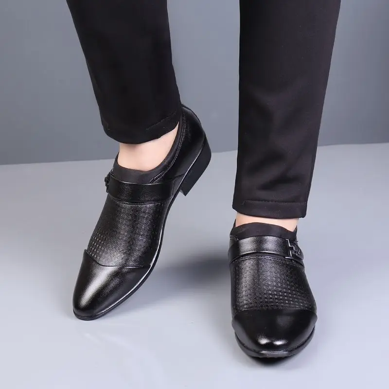 

Дышащая летняя мужская обувь с острым носком, официальная роскошная дизайнерская элегантная и классическая мужская модельная обувь 39 джентльменов