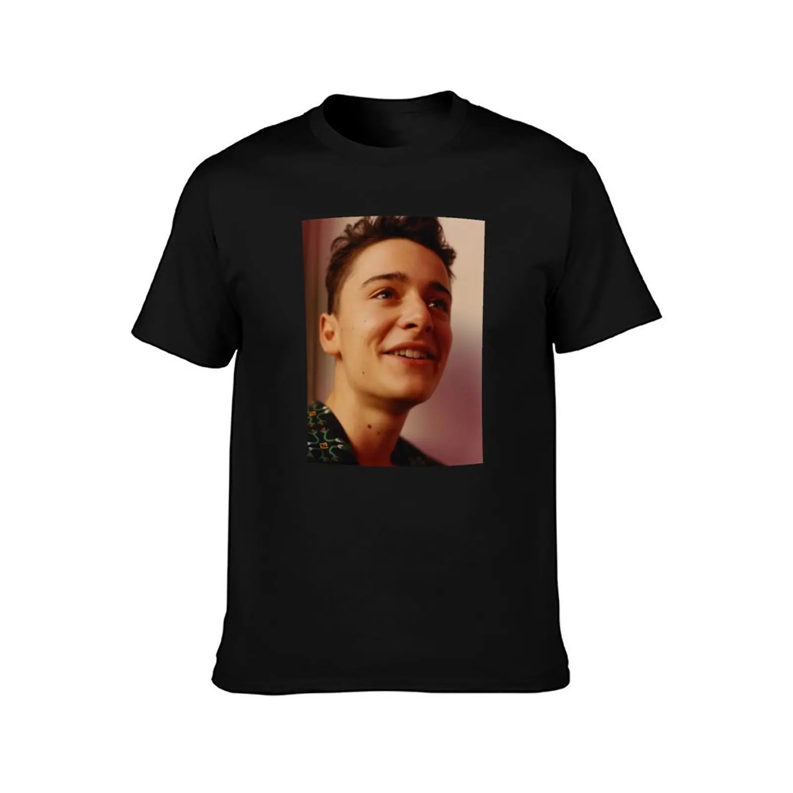 Noah Schnapp T-Shirt Soft Lightweight Cotton T-Shirt