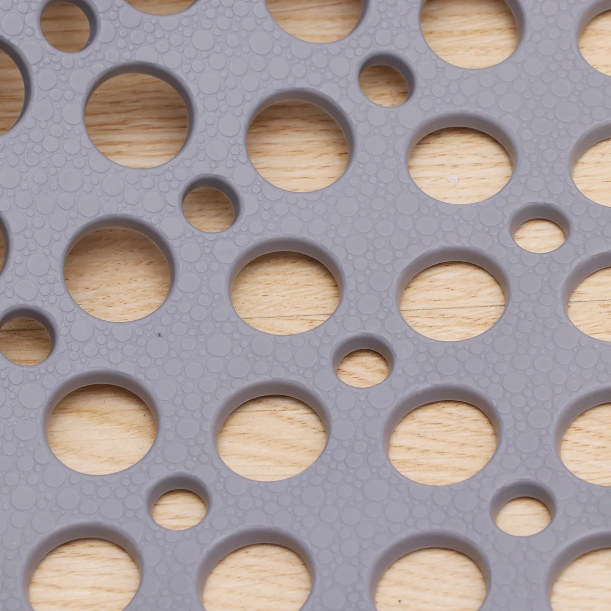 1Pcs Suction Cup Bathroom Floor Mat Anti-Slip Hollow Design Shower Foot Pad for Home Hotel Use Comfortable Non-Slip Touch