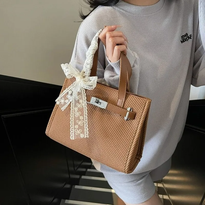 

Classic Design Women Bag Traditional Shoulder Bag For Ladies Conventional Handbag Purse Underarm For Timeless Appeal