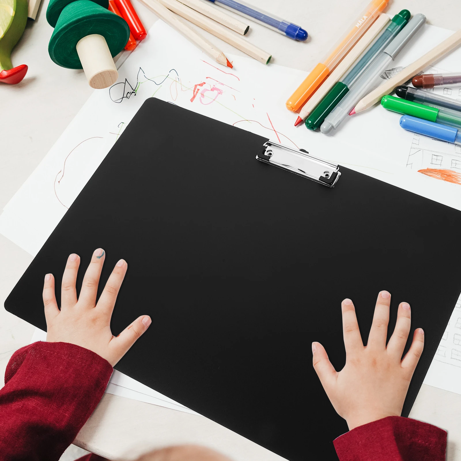 لوح مشبك رسم بلاستيكي سميك مقاس A3 لكتابة مجلد الملفات المريح للاستخدام المكتبي باللون الأسود