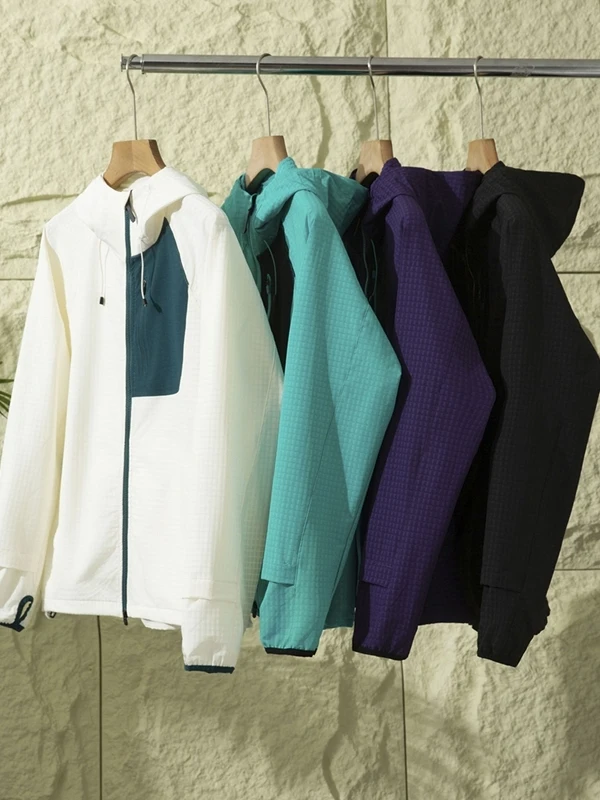 

Куртка с 3D-принтом, на подкладке, дышащая, для активного отдыха, мягкая, с капюшоном, из экологичной ткани, удлиненная, на молнии