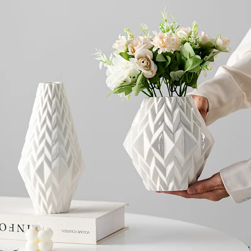 BIYLH White Series Nordic Style Ceramic Vase Home Decoration Simple Flower Arrangement Ornaments Table Art Flower Arrangement