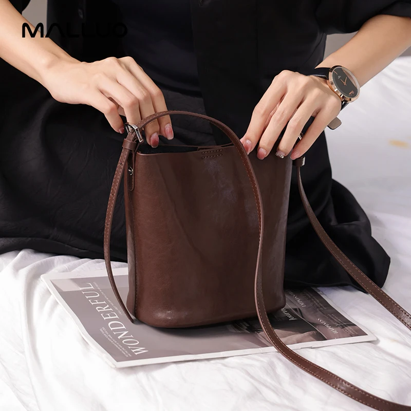 Retro Genuine Cowhide 2025 New Leather Shoulder Bag Tote Bag for Women Fashion Bucket Bag Capacity Crossbody Bag Summer Bag