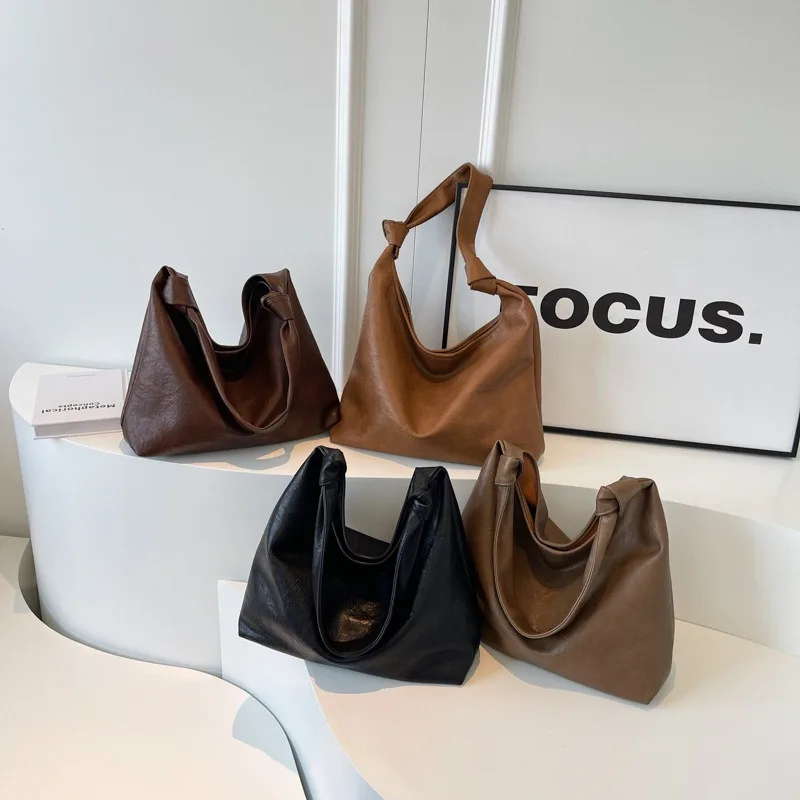 

2026 New Oversized Tote Bag Convertible Strap for Fall Commute & Weekend​