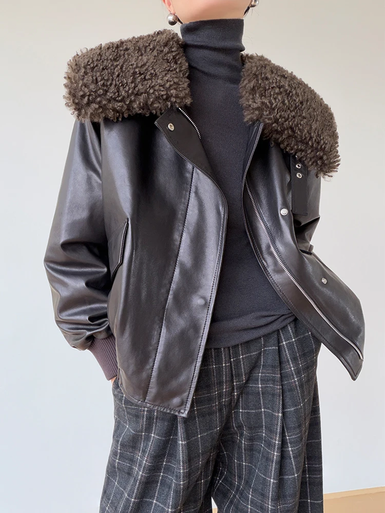 Piumini d'oca in vera pelle con colletto in lana naturale Piumini da donna di fascia alta semplici corti invernali in morbida cera d'olio Vera pelle di pecora