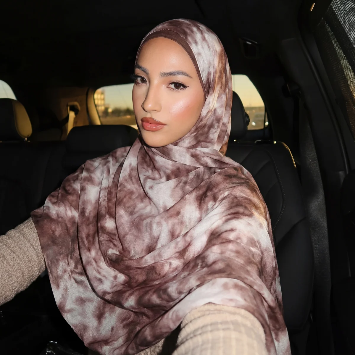 

Дизайнерские хиджабы с принтом 2026: Премиальные женские платки-шарфы с акварельным рисунком, мягкие шали, подходящие для повседневной носки, аксессуары для абайи, женские вуали