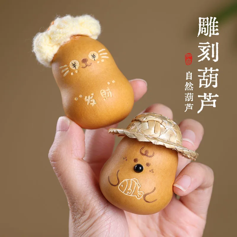 Natural Gourd Hand Twisted Cartoon Straw Hat Handle Cute Puff Flower Small Gourd Ornament for Office Desktop Gifts