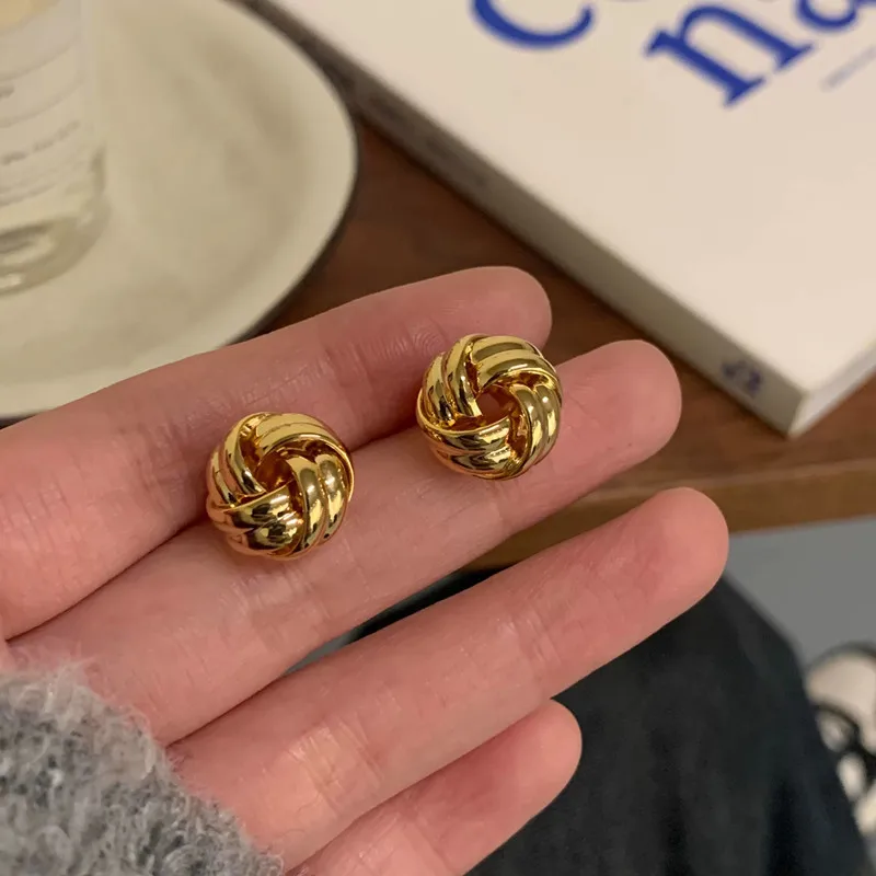 New Hiphop Punk Metal Twist Knit Knot Ball Stud Earring for Women Gold Color Female Twine Ear Jewelry Christmas Gift Brincos