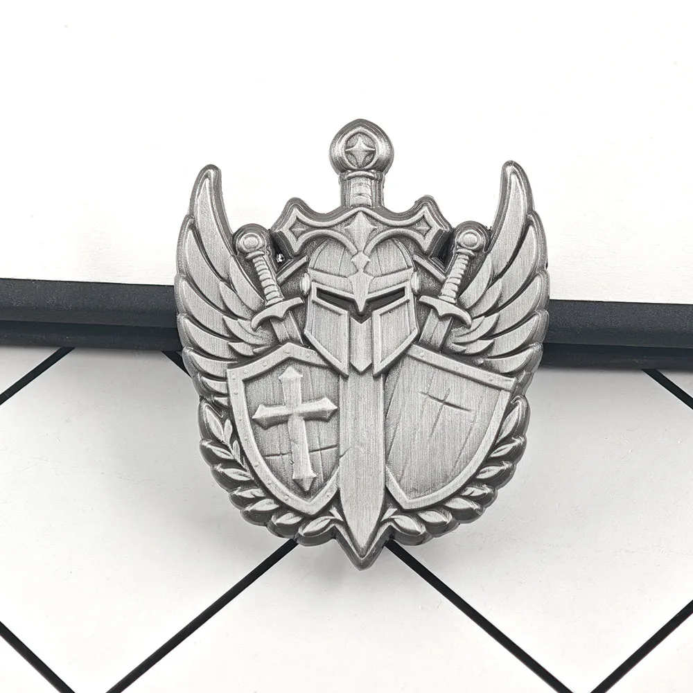 Mittelalterlicher Kreuzritter-Emblem-Pin, Templerhelm-Schwert-Brosche, geflügelter Schild-Kreuz-Abzeichen, Anstecknadeln, Fantasy-Gaming-Schmuck für Fans – Detail 8