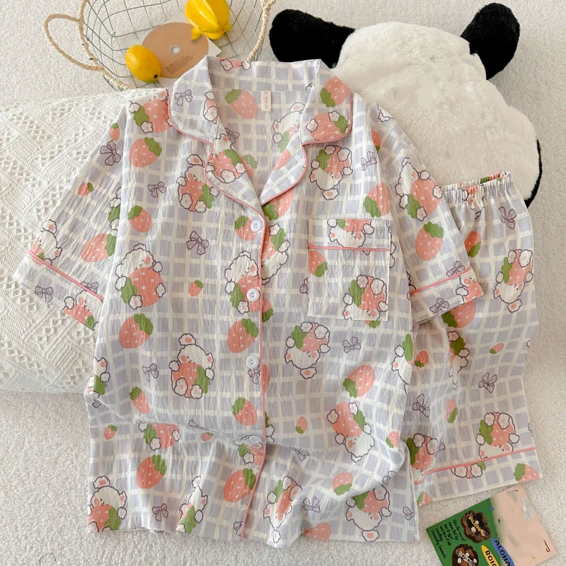 Conjunto de pijamas con estampado de cuadros de fresa para mujer, conjunto de moda exterior de dibujos animados Y2K, 2 piezas, ropa de descanso fresca para verano 2025, oso dulce y bonito