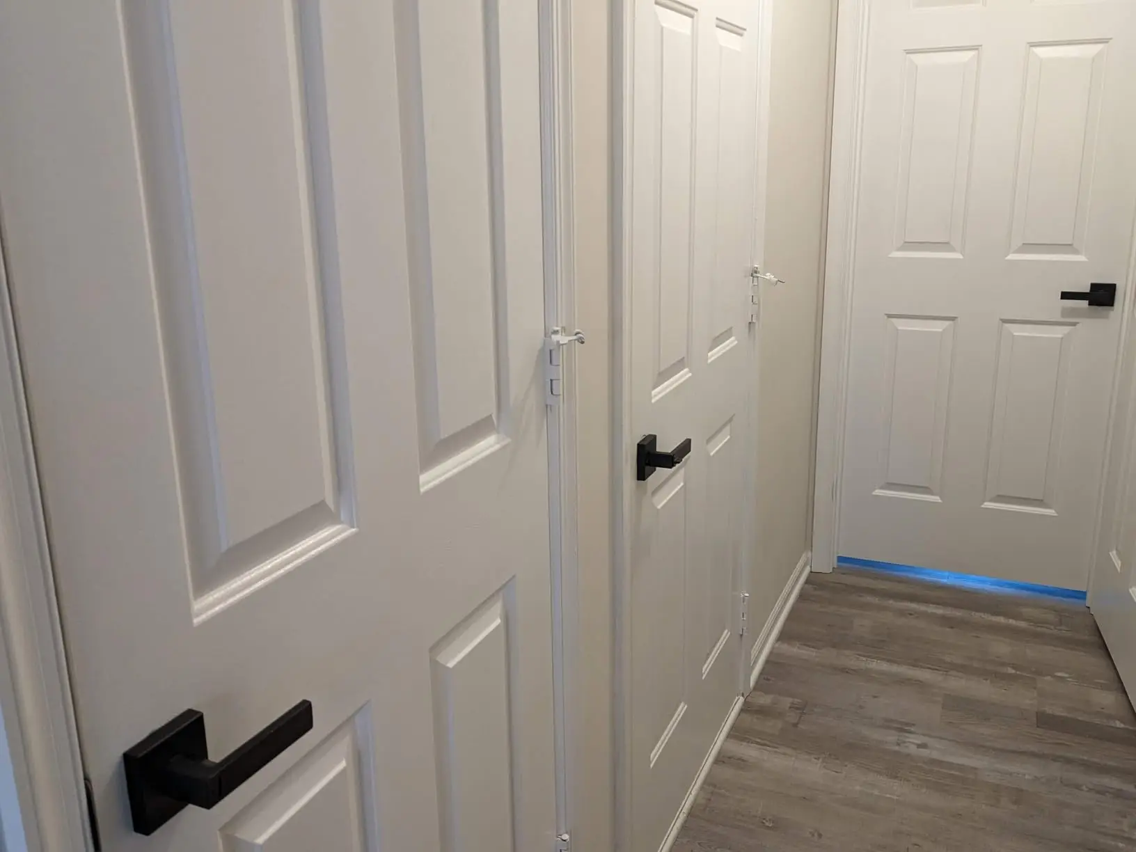 مقابض الأبواب السوداء مقابض الأبواب الداخلية، قفل باب الخصوصية بدون مفتاح، مجموعة أذرع باب من سبائك الزنك شديدة التحمل لغرف النوم والحمامات