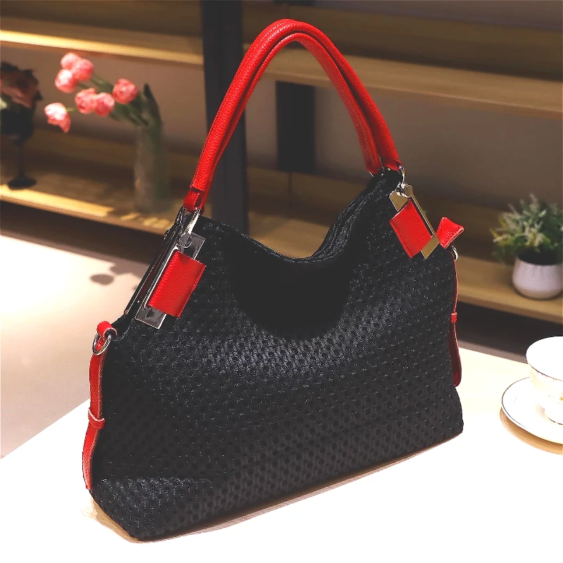

2025 New Women's Bag Hollow Out Tote Bag Large Capacity High Quality Shoulder Messenger Bag Commuter Lightweight Bolsa Feminina