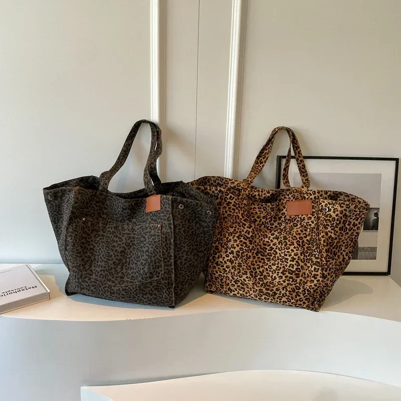 Borsa a tracolla in tela di grande capacità con stampa leopardata alla moda 2024 borsa a tracolla Casual da donna multifunzionale di vendita calda