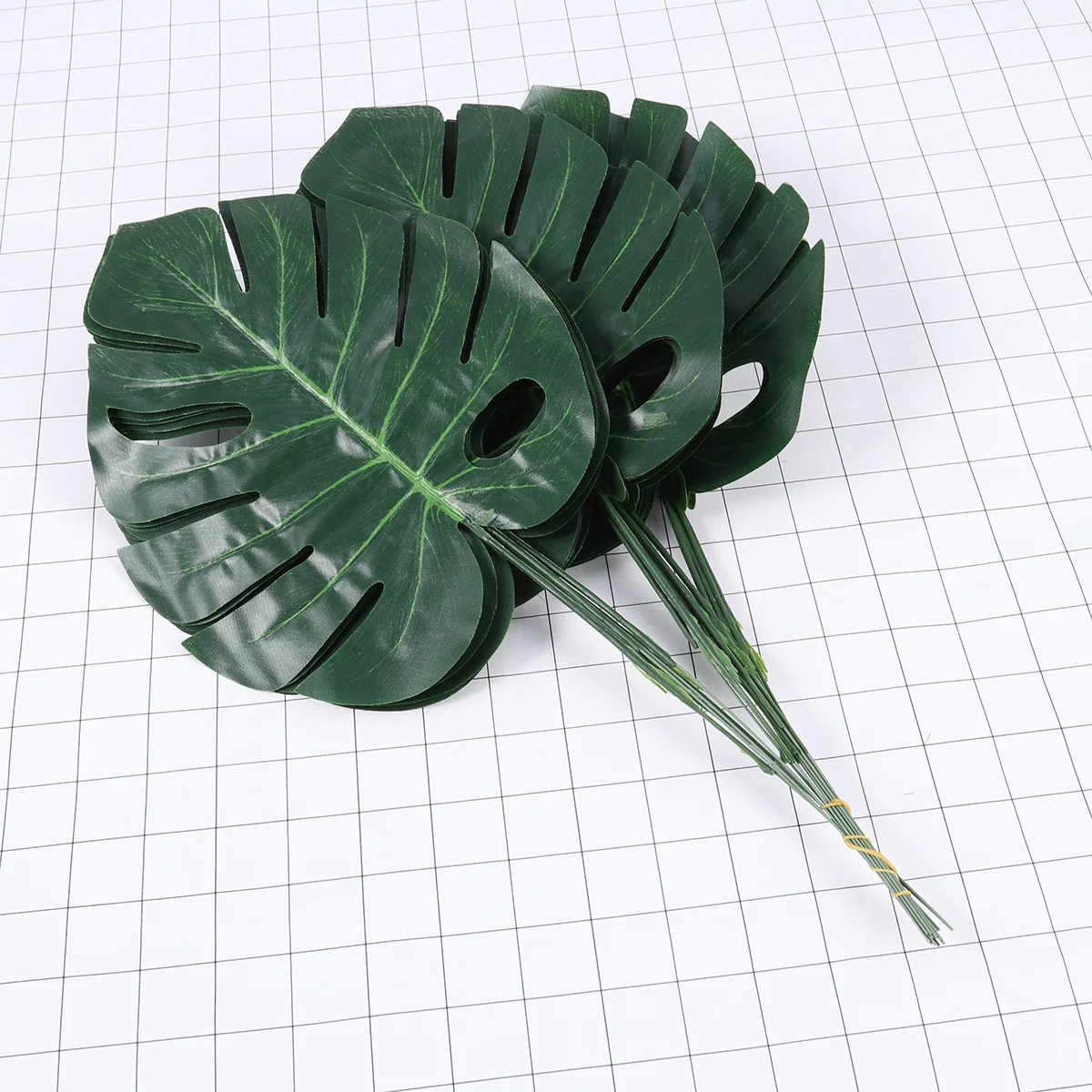 

20 pcs Medium Green Artificial Monstera Leaves Simulation Plants Fake Tropical Leaves For Home Office Decoration Diy Gift