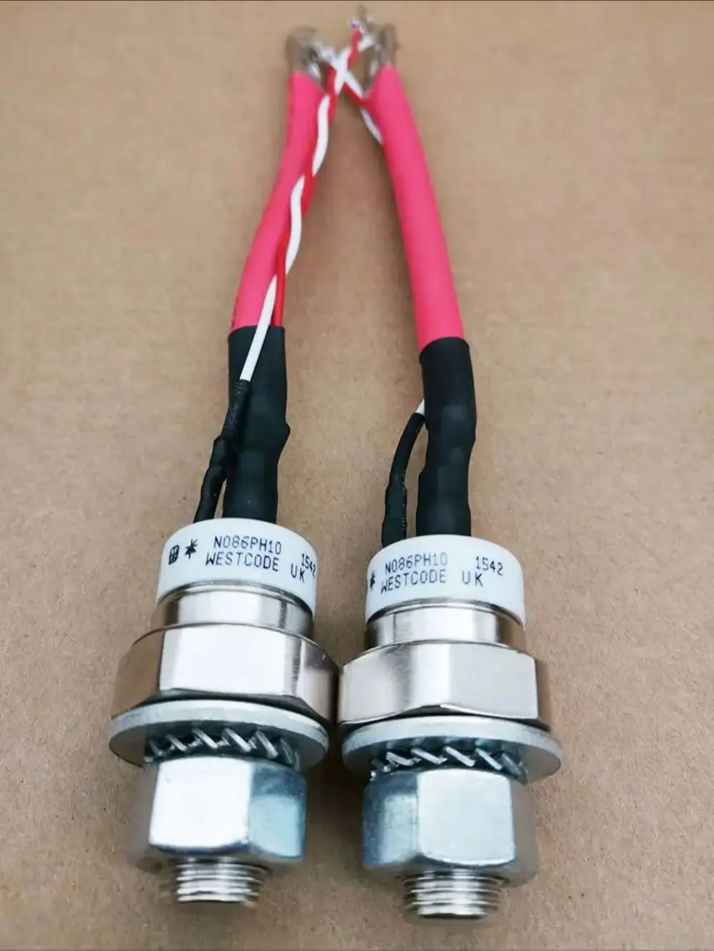 

1 шт. N086PH10 тиристор