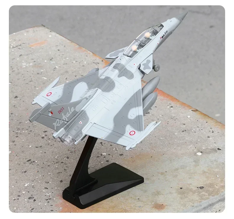 Alloy Rafale Fighter model acoustooptic return force aviation military aircraft model Toy Ornament Gift