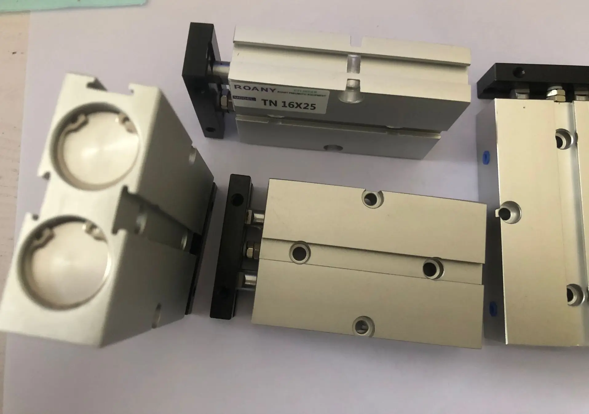 1pcs Pneumatic Cylinder Double Rod TN16 Bore Cylinder 5/10/15/20/25/30/35/40/50/60/70/80/90/100/125/150mm Stroke Aluminum Alloy