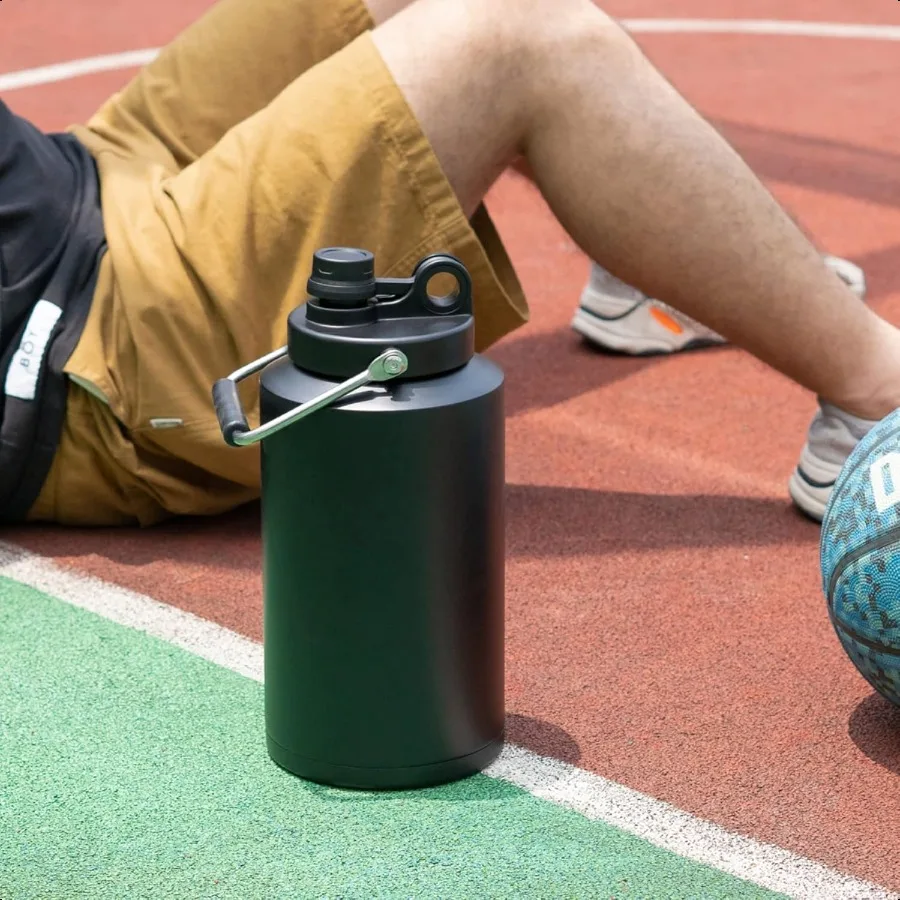 زجاجة مياه معزولة من الفولاذ المقاوم للصدأ جالون واحد 128 أونصة باللون الأسود